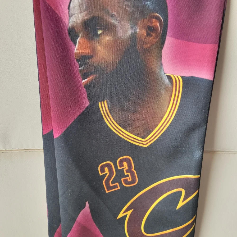 LeBron James 2016 NBA Scarf ~ Cleveland Cavaliers ~ NWT